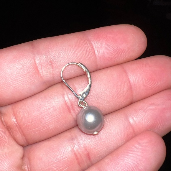 Vintage Silver Tone Gray Faux Pearl Leverback Earrings - Picture 7 of 7